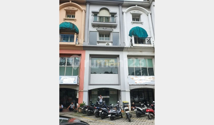 Ruko Second 4 Lantai Dekat Pim 1, Lokasi Ramai