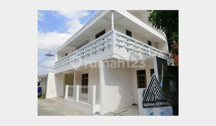 Rumah 2 Lantai Terawat Area Minomartani Ngaglik