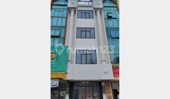 5-Storey Shophouse with Spacious Parking Near Pondok Indah Mall 5-Storey Shophouse with Spacious Parking Near Pondok Indah Mall