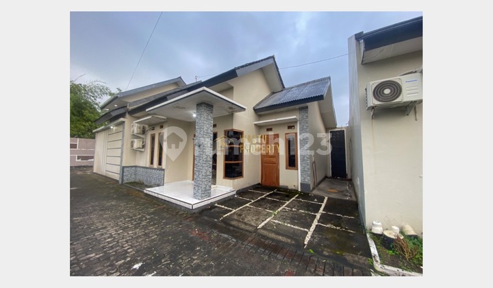 Rumah Luas Second Prospektif Dekat Jakal KM 10