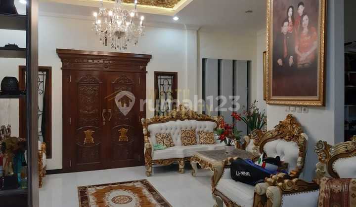 Exclusive 2-Story House with Swimming Pool in Ngemplak Sleman 2