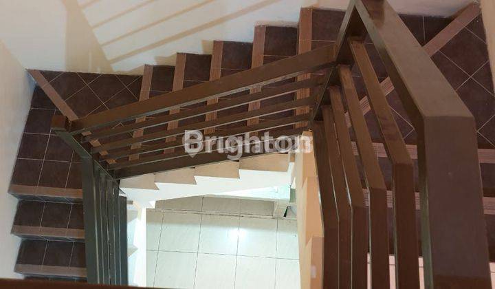 Rumah Siap Huni  Terawat Jambangan Surabaya  2