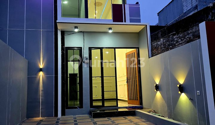 Minimalist 2-Bedroom House in Manukan Surabaya, A Nice House in Manukan with HGB 2