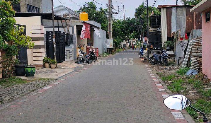 Rumah Bagus 2 Lantai Pojok Surabaya Barat Km 2