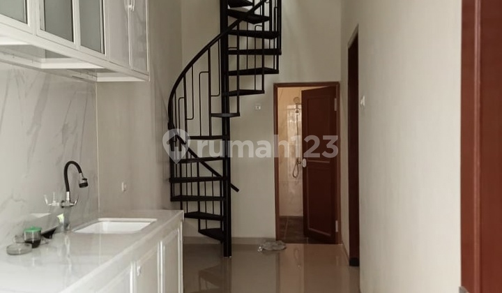 Rumah Mewah 2 Lantai Nol Jalan Lt 121 M² Di Komersial Area Manukan Surabaya 2