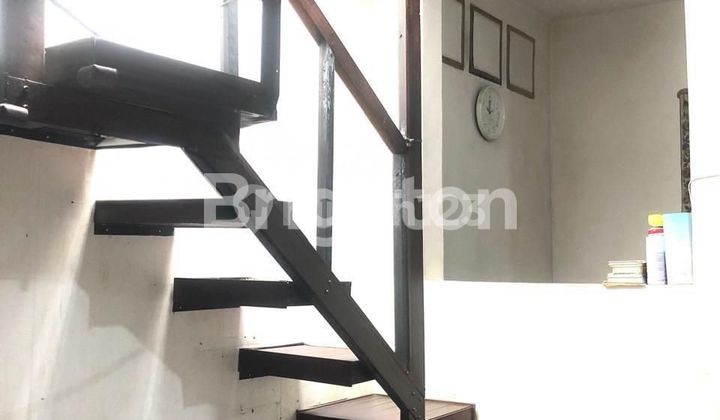 RUMAH ASRI DUKUH KUPANG TERAWAT SIAP HUNI ROW JALAN 6 METER 2