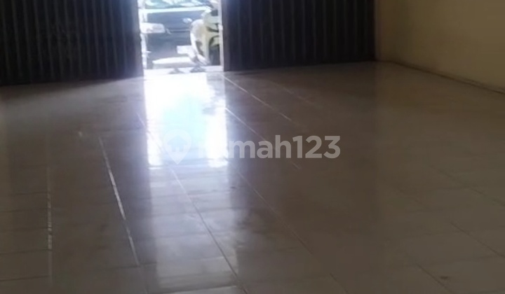 For Rent 3-Story Strategic Shop House on Pelita Street, Samarinda City 2