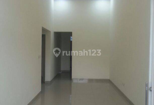 Rumah 2 Lantai Semi Furnished Lokasi Strategis di Jakarta Barat 2