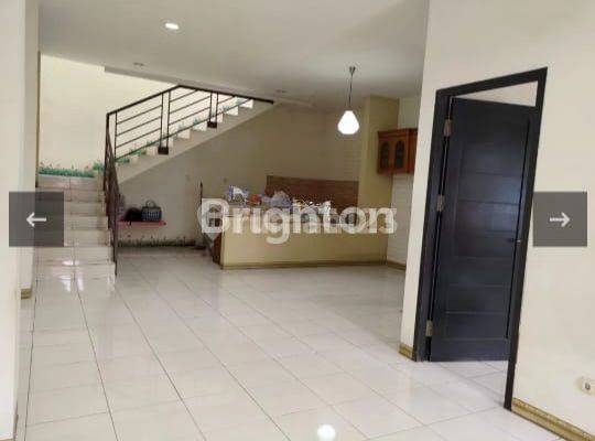 Rumah 2 lantai Semi Furnished di Taman Ubud Permai Lippo Karawaci, Tangerang 2