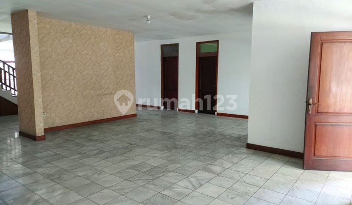 Rumah Besar dan Asri Disersan Bajuri 2