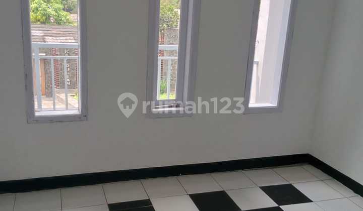 Rumah Di Mainroad Kerkof Cimahi Murah 2 Lantai Terawat  2
