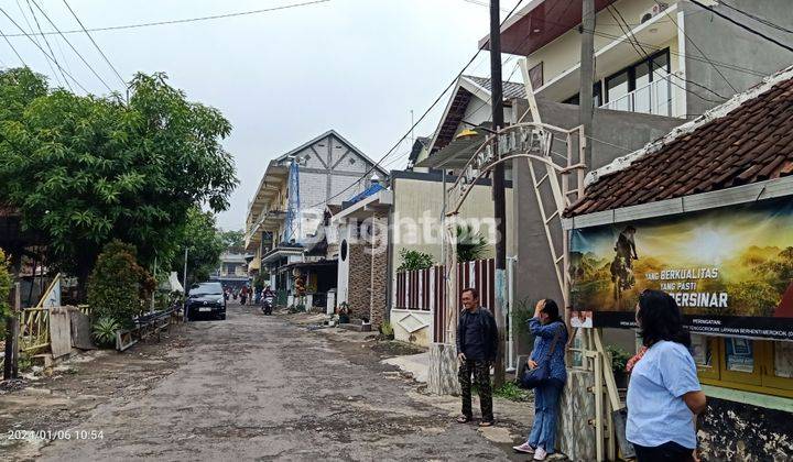 DIJUAL RUMAH 3 LANTAI + FUNITURE + BARANG ANTIK + 2 UNIT RUKO DI POROS JALAN UTAMA SURABAYA-MALANG 2