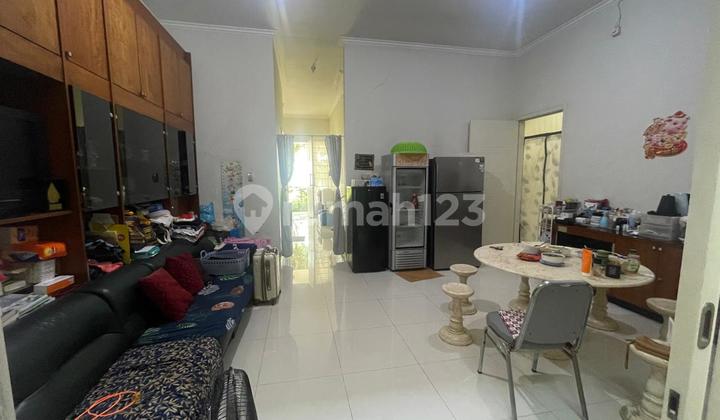 *dijual Rumah Minimalis Terawat**pakuwon City* 2