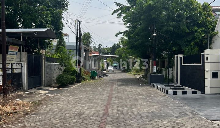 Murahhhh Banting Harga Lokasi di Area Depan, Paving Tinggidijual Rumah Hitung Tanah*Villa Kalijudan Indah* 2