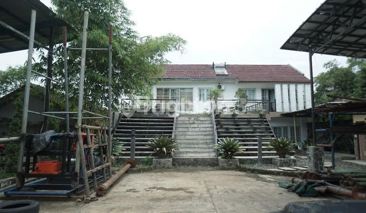 STRATEGIC HOUSE in SOREANG, SPACIOUS, CAN BE USED FOR OFFICE, BUSINESS, TWO MINUTES FROM THE MAIN ROAD. STRATEGIC HOUSE in SOREANG, SPACIOUS, CAN BE USED FOR OFFICE, BUSINESS, TWO MINUTES FROM THE MAIN ROAD.