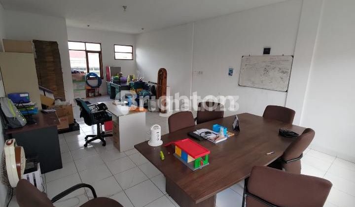 FAST SALE OF DERWATI SHOPHOUSE, NEGOTIABLE UNTIL DEAL.