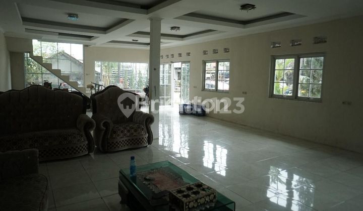 RUMAH STRATEGIS di SOREANG,LUAS,BISA DIPERGUNAKAN KANTOR, BISNIS,DUA MENIT DARI JALAN UTAMA 2