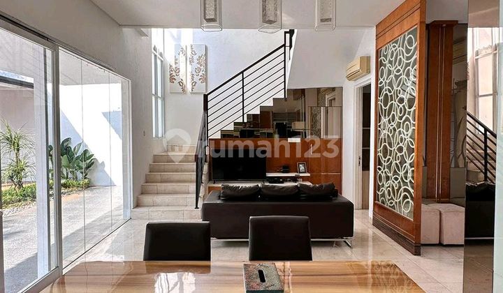 Di Jual / Disewakan Rumah di Cluster Vassa Lake Lippo Cikarang