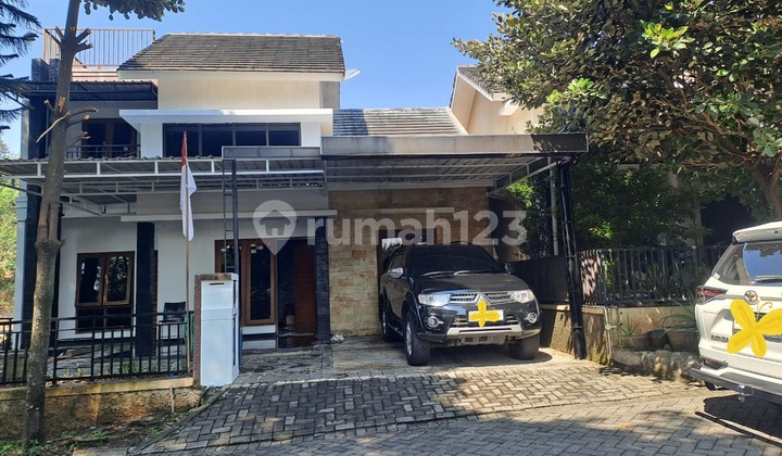 Rumah Mewah Di Daerah Sambiroto 1