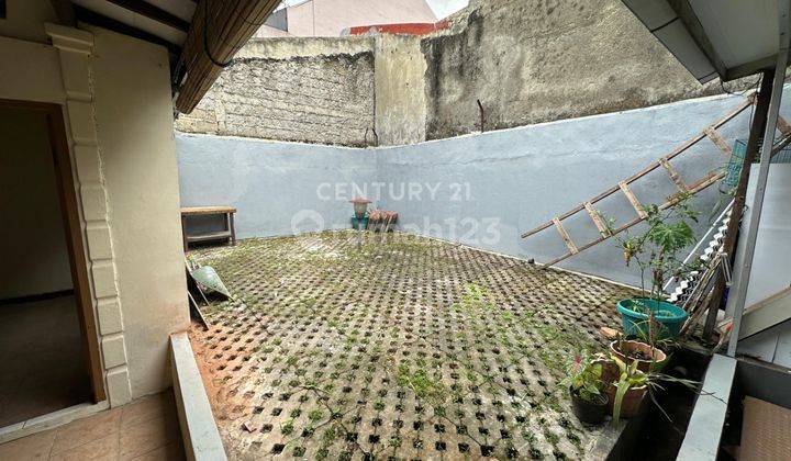Rumah Posisi Hoek Lingkungan Nyaman Di Vila Pamulang NR0050 1