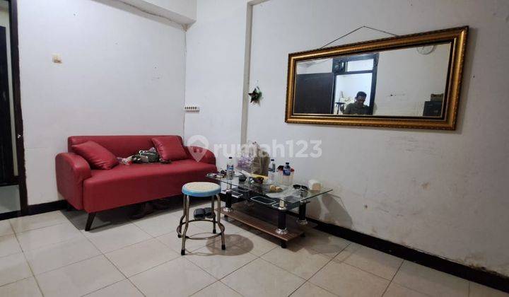 ruang tamu apartemen casablanca east  lokasi strategis