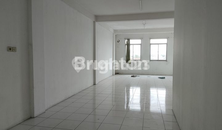 RUKO SIAP PAKAI 3 1/2 LANTAI + ROOFTOP DI KEDOYA 1