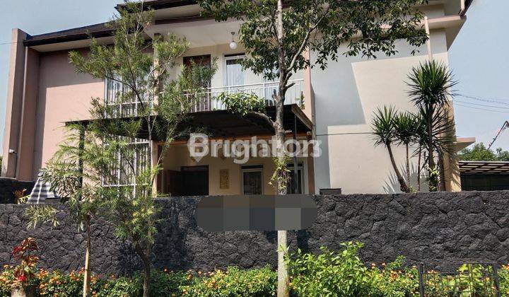 Rumah hook 2 lantai full furnished cantik asri terawat lokasi paling dicari Batununggal kota Bandung 2