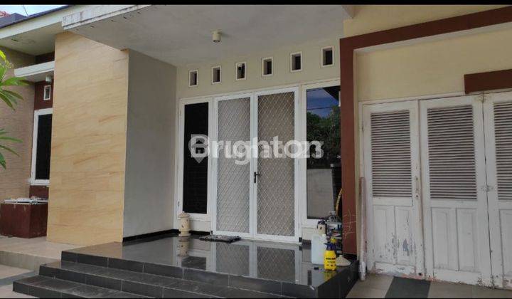 Di  Rumah 1.5 lantai di Perumahan Nirwana Eksekutif Surabaya 2