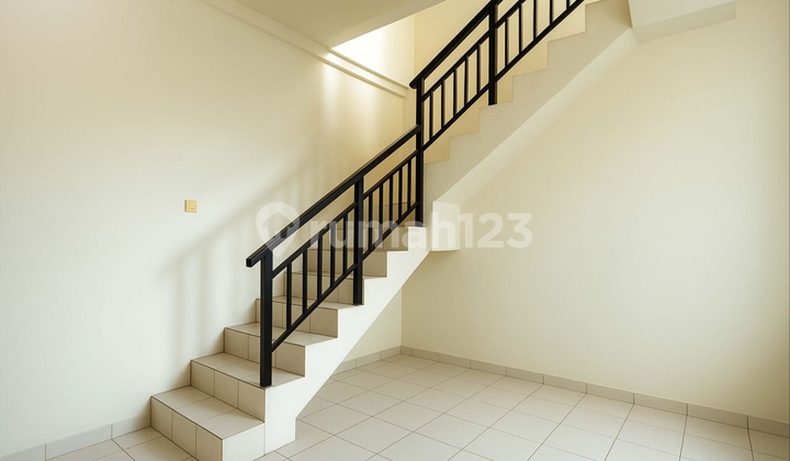 Fire Sale! 2-Story Shop House in South Tangerang, Banten 2