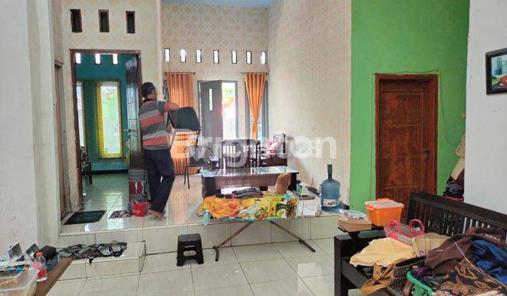 ruang keluarga dijual rumah di perum bukit