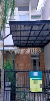 Dijual Rumah 2 Lantai Bergaya Minimalis Moderen, 1