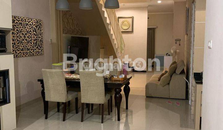 Rumah 3 Lantai Full Furnish Siap Huni Tinggal Bawa Koper di Manyar 1