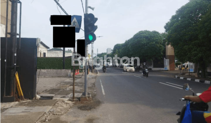 Tanah & Bangunan disimpang Jalan RC Veteran Jakarta Selatan 1