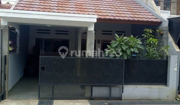 For Sale Beautiful House in Antapani, Bandung City