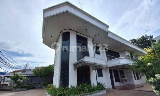 Rumah Mewah Cantik Strategis di Main Road Sersan Bajuri Bandung 2