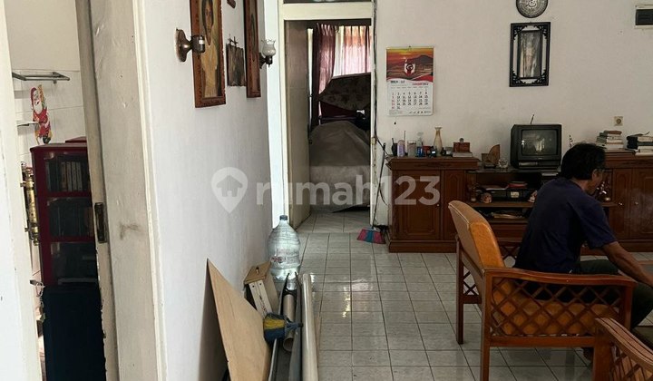 Well-Maintained House with Wide Road in Margahayu Raya Complex, Bandung City 2