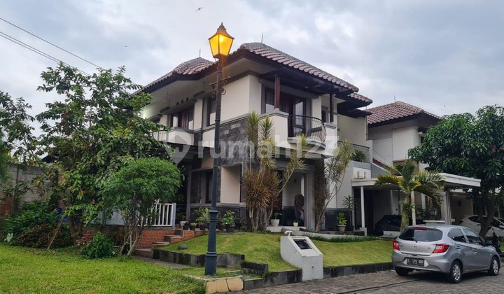 Furnished Ready-to-Live House in the Elite Area of Kota Baru Parahyangan 2