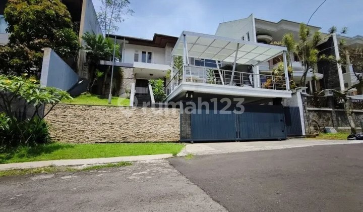 Rumah Cantik Siap Huni di Kawasan Elit Setra Duta Pasteur Bandung Rumah Cantik Siap Huni di Kawasan Elit Setra Duta Pasteur Bandung