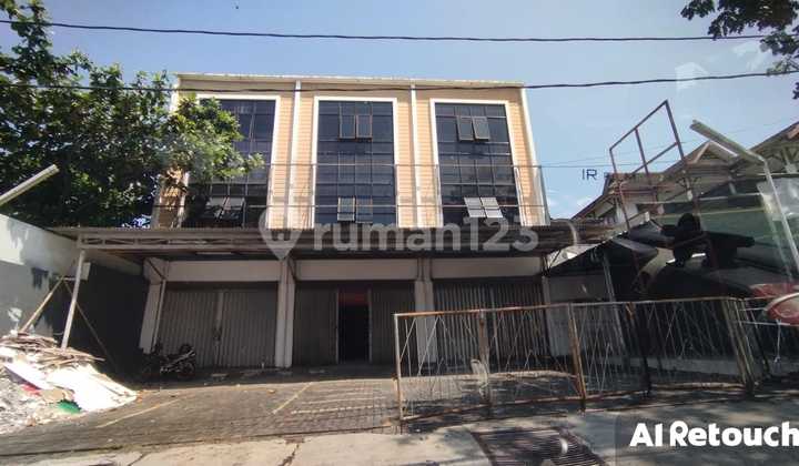 Ready-to-Use Shophouse in Pamularsih, West Semarang. Close to the Airport, Major Road Access. 1
