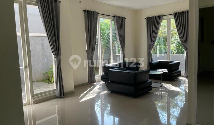 Disewakan Full Furnished Rumah 2 Lantai View Keren Di Candi Golf Semarang. Dekat Sekolah Internasional, Dekat Pusat Perbelanjaan, Dekat Universitas, Dekat Rumah Sakit, Dekat Resto. 2