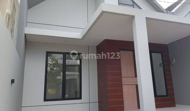 Disewakan Rumah Baru Gress, Tengah Kota Hanya 45 Juta/th. Dekat Ke Mall, Dekat Ke Sekolah Swasta / Negeri, Dekat Ke Rumah Sakit, Dekat Universitas Upgris. 2