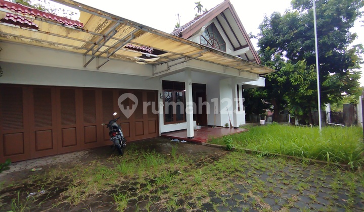 Dijual Rumah Luas, Cluster Elite Di Banyumanik Tembalang Semarang. Rumah Butuh Renovasi. Lokasi Dekat Ada Banyumanik, Pom Bensin, Dekat Resto, Dekat Kuliner, Dekat Tol Banyumanik. 2