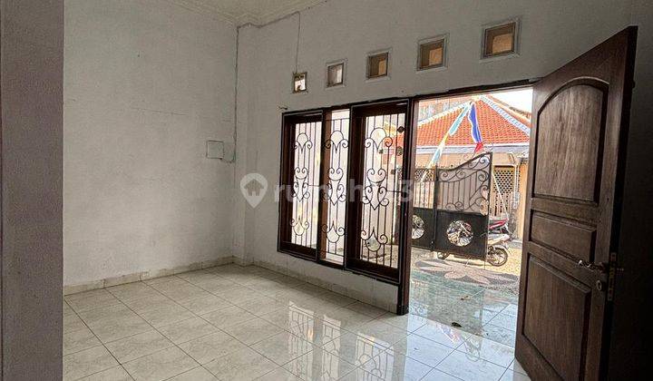 Sewa Murah Rumah Tengah Kota Jl Anggrek Dekat Simpang Lima. 2
