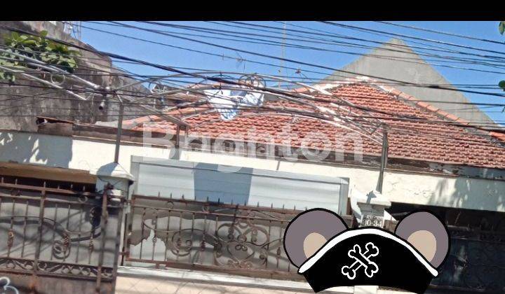 Di / , rumah pojok, jln dukuh Kupang barat 1