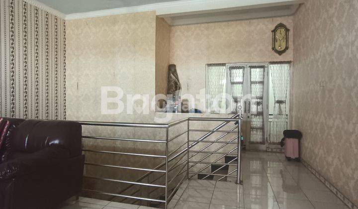 ruang keluarga rumah premium dan luas di