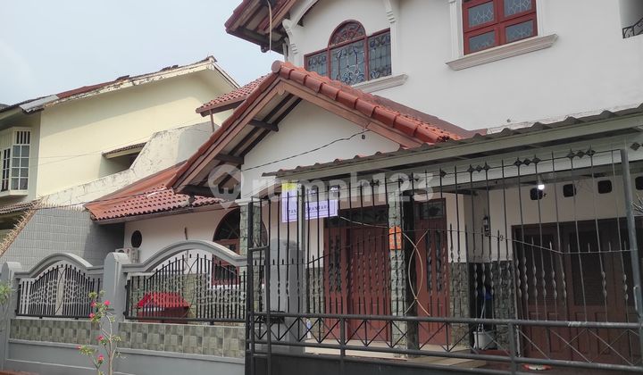 Rumah Mewah di Delman Indah Bendi Tanah Kusir Jakarta Selatan