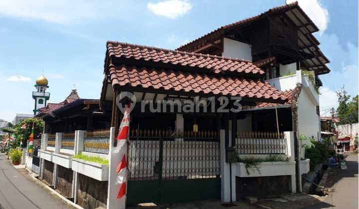 Dijual Rumah Strategis Hook di Senopati Blok M Kebayoran Baru