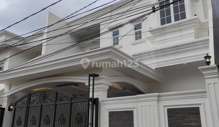 Rumah Bagus American Classic Di Joglo Kembangan Jakbar Dekat Toll 2