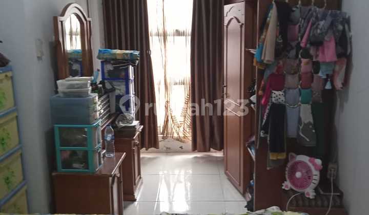 kamar tidur rumah bagus di ciledug view