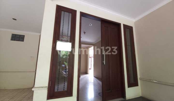 Rumah Tanah Luas di Riverpark Bintaro Sektor 8 Dekat Lotte Mart